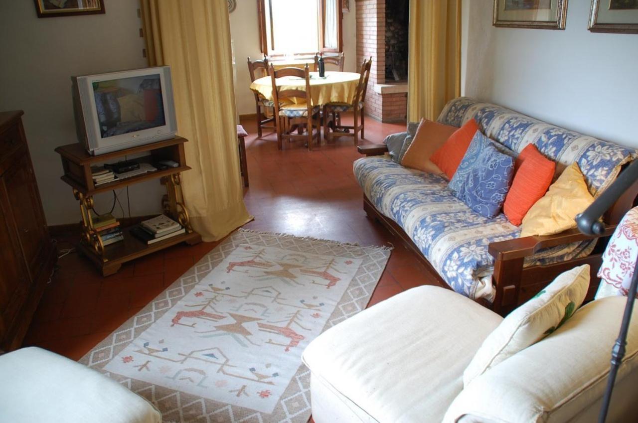 Villa Due Piani Barberino di Val dʼElsa Habitación foto